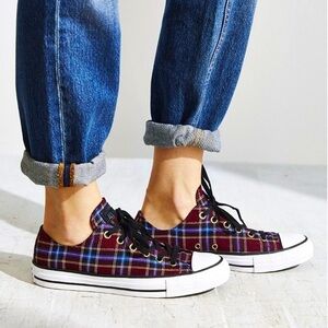 CONVERSE Women's Burgundy Chuck Taylor All Star Plaid Low Top Sneaker size 5.5